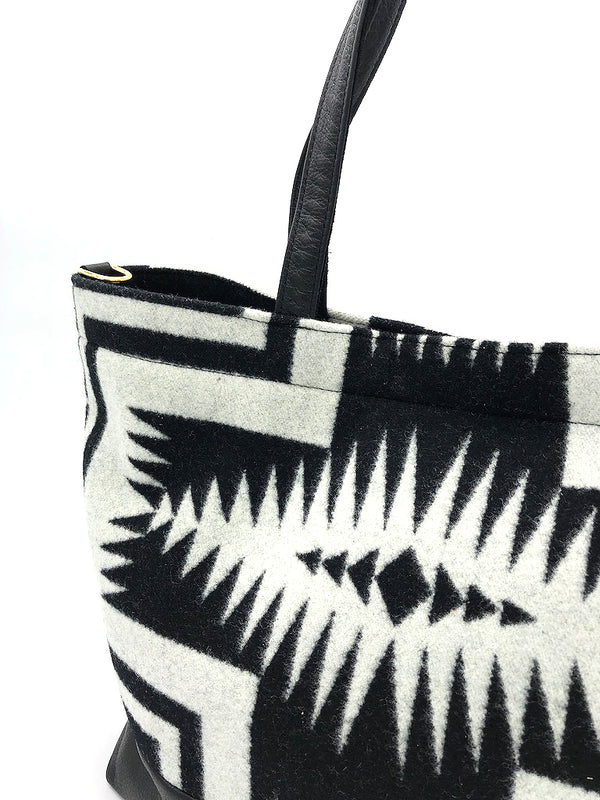 The Shia Tote - Pendleton® Luna Black | Rais Case