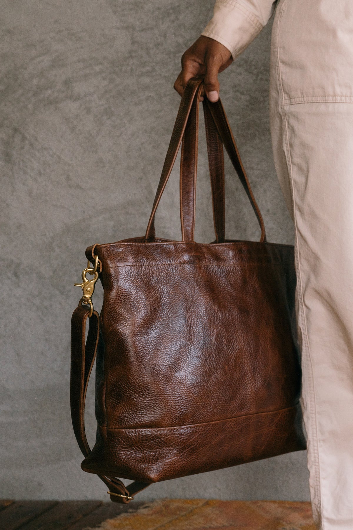 The Shia Tote - Rodeo Brown | rais case img 5